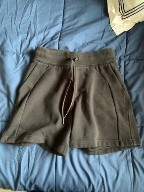 lululemon athletica Black Scuba High Rise Athletic Shorts Size 4